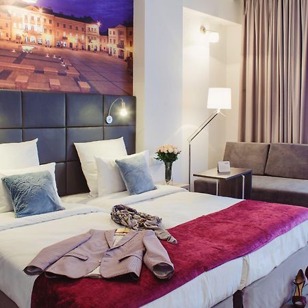 Vestil Hotel Piotrków Trybunalski Exteriör bild