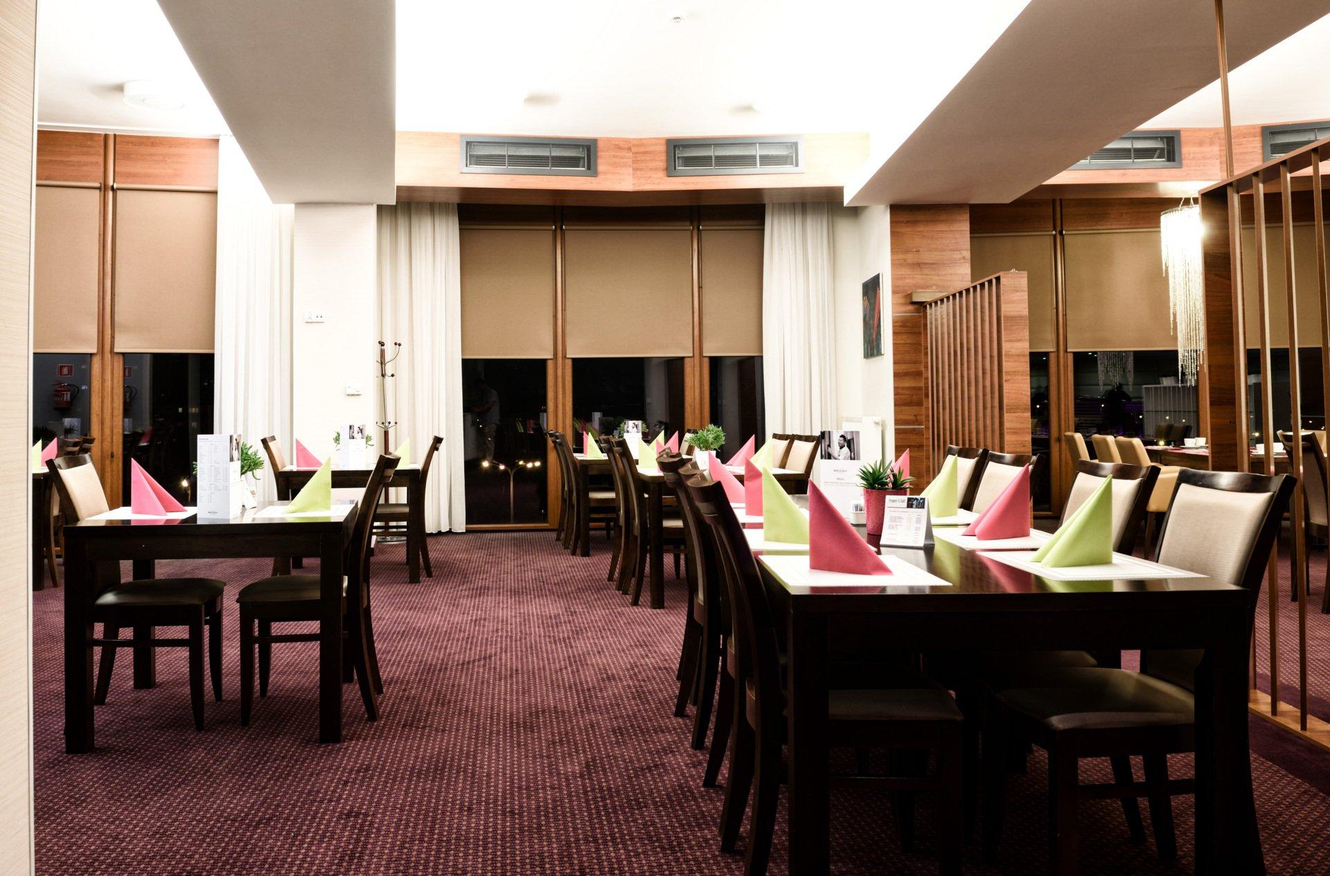 Vestil Hotel Piotrków Trybunalski Exteriör bild