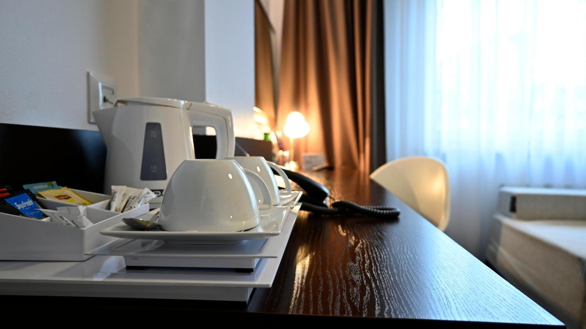 Vestil Hotel Piotrków Trybunalski Exteriör bild