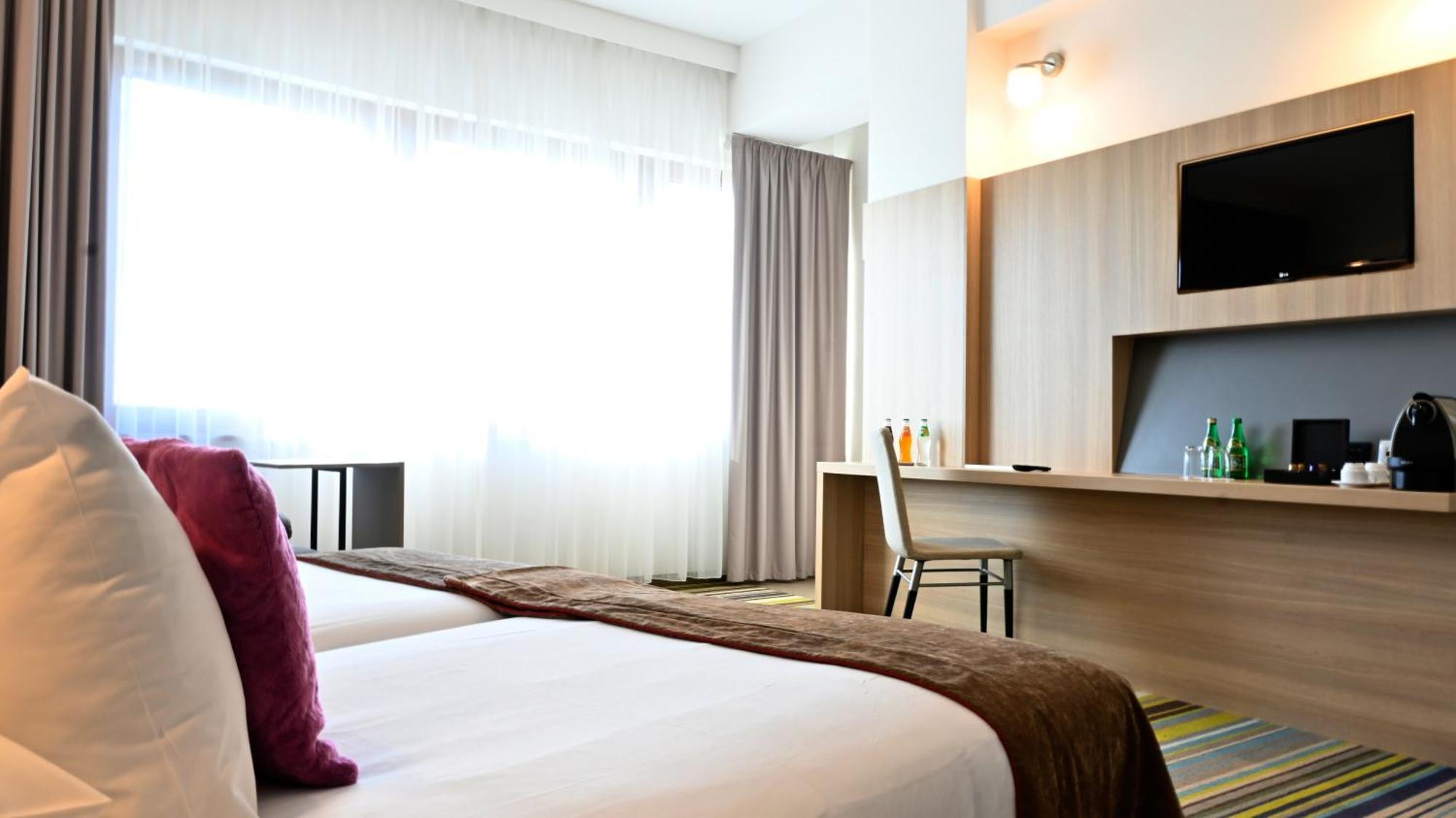 Vestil Hotel Piotrków Trybunalski Exteriör bild