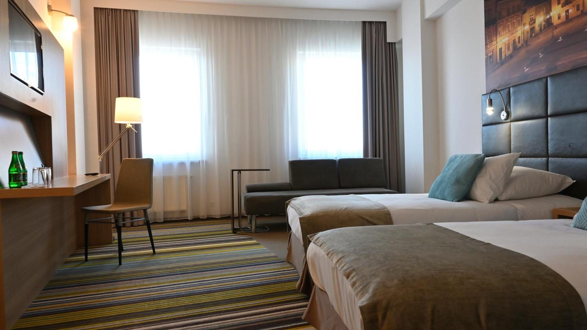 Vestil Hotel Piotrków Trybunalski Exteriör bild