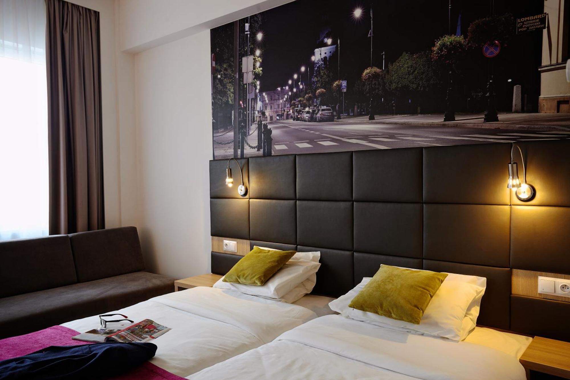 Vestil Hotel Piotrków Trybunalski Exteriör bild