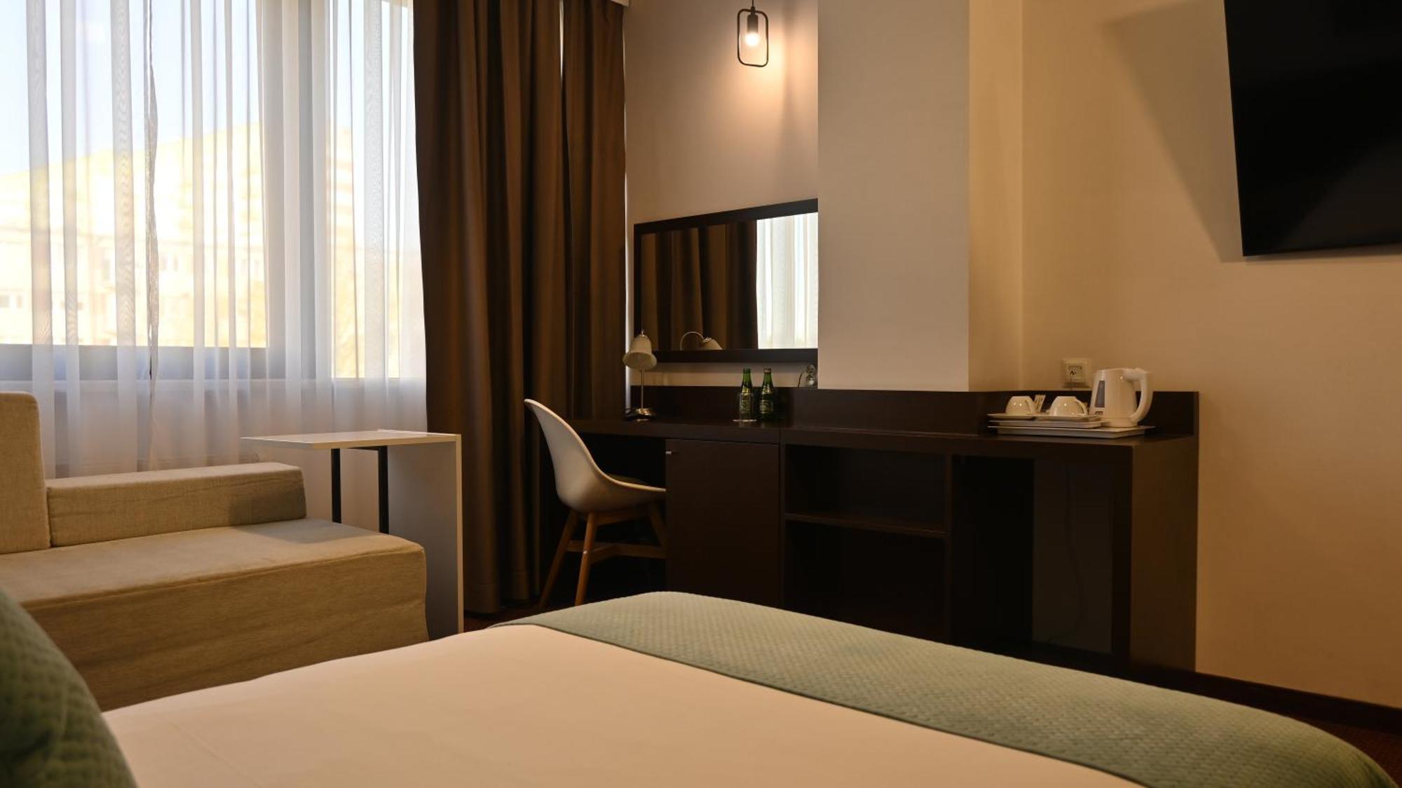 Vestil Hotel Piotrków Trybunalski Exteriör bild