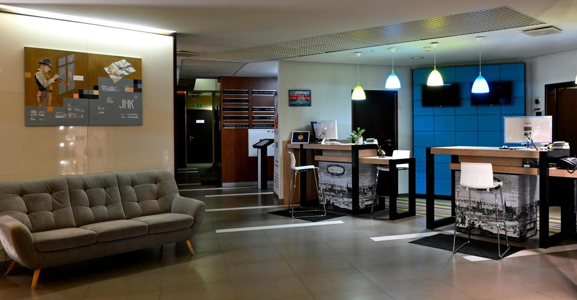 Vestil Hotel Piotrków Trybunalski Exteriör bild