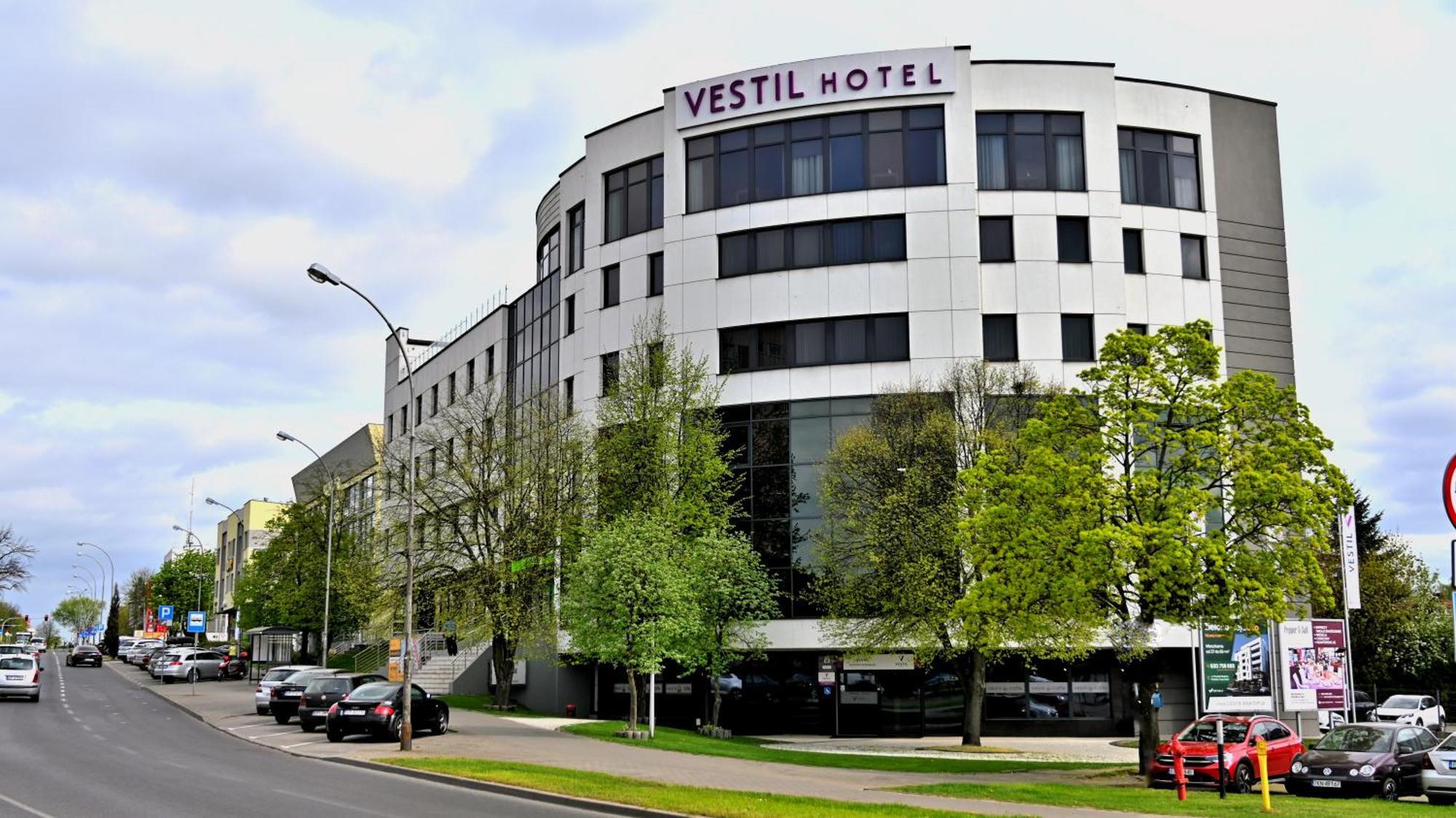 Vestil Hotel Piotrków Trybunalski Exteriör bild